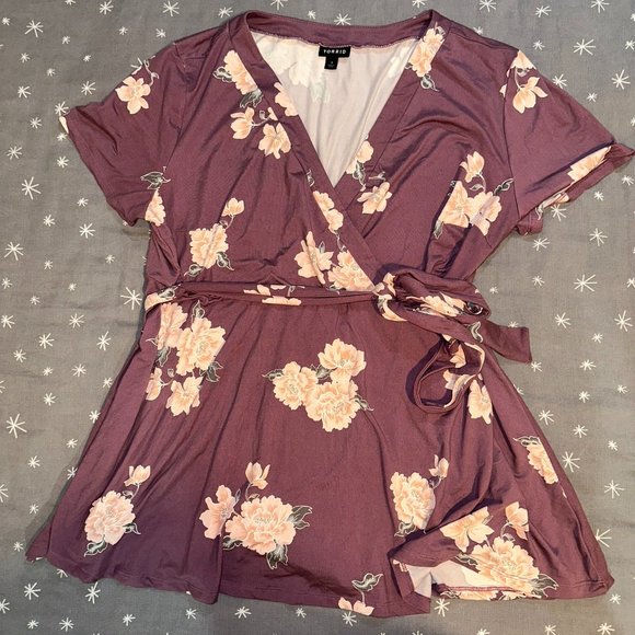 TORRID PURPLE FLORAL BABYDOLL TOP SIZE 1X - Picture 3 of 6